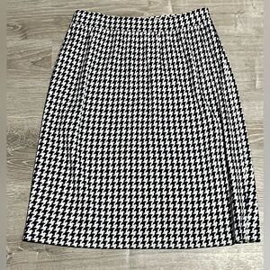 St. John Houndstooth Skirt Size 12